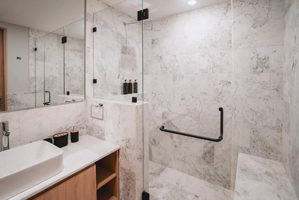 Stunning 3br With Pool, Gym, Coworking In Condesa Apartment *